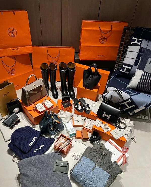 和平区回收奢侈品鞋服.jpg